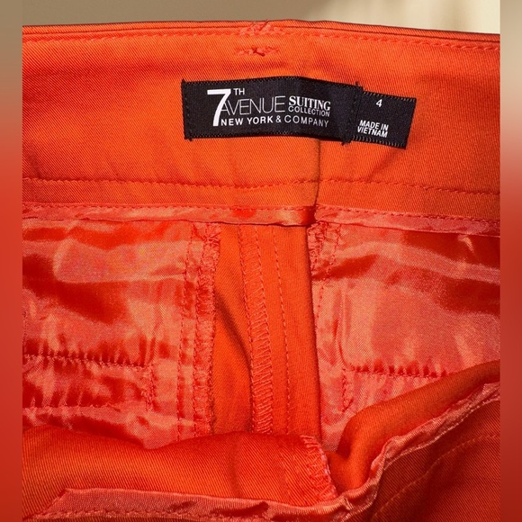 New York & Company 7th Avenue Suiting Collection Bermuda shorts, Size 4 - Picture 2 of 2